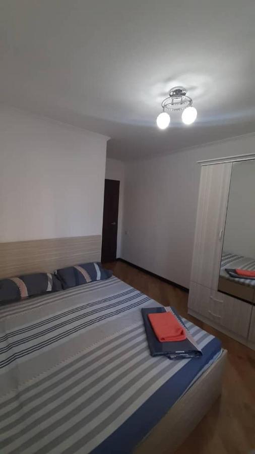 Apartment On Toktogula Bichkek Extérieur photo