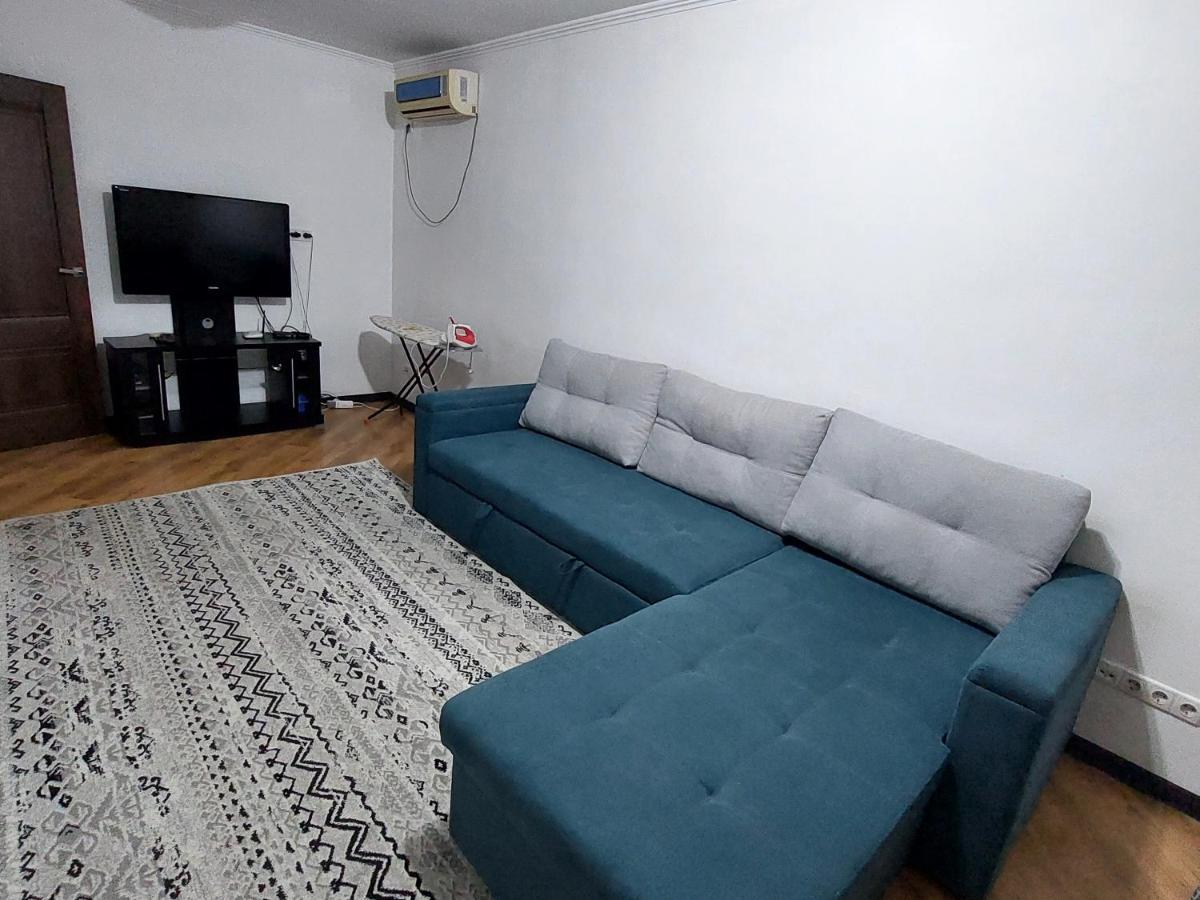 Apartment On Toktogula Bichkek Extérieur photo